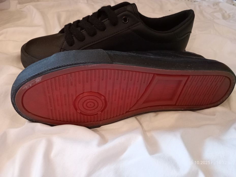 Polo Ralph Lauren
Polo Ralph Lauren

Sayer sneakers
Sayer sneakers