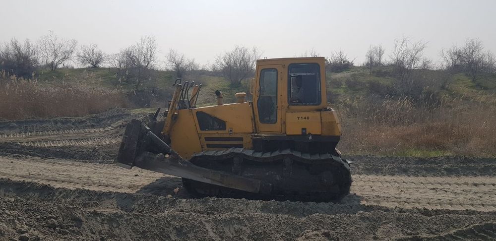 Бульдозер Россия 140