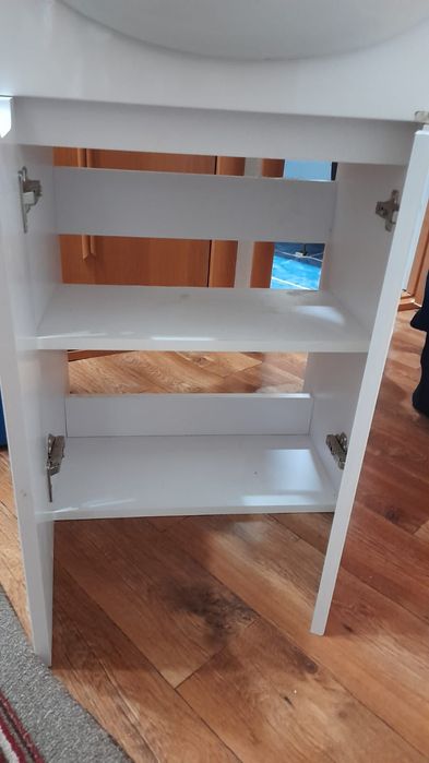 Умывальник с тумбой