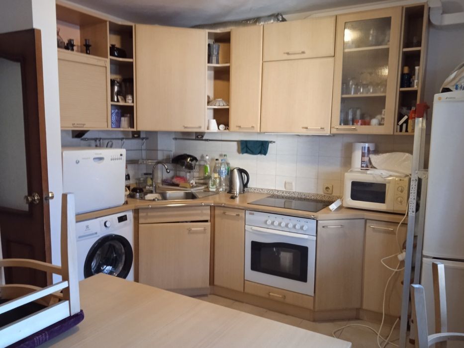 Удобна ъглова кухня МДФ МАТ