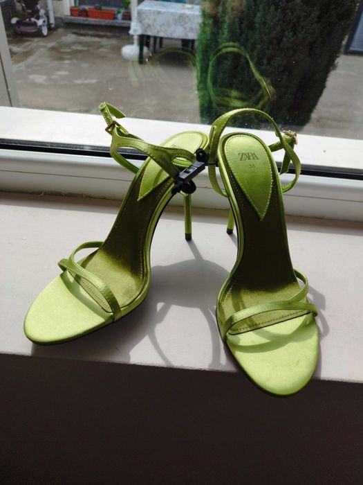 Сандали на ток Zara