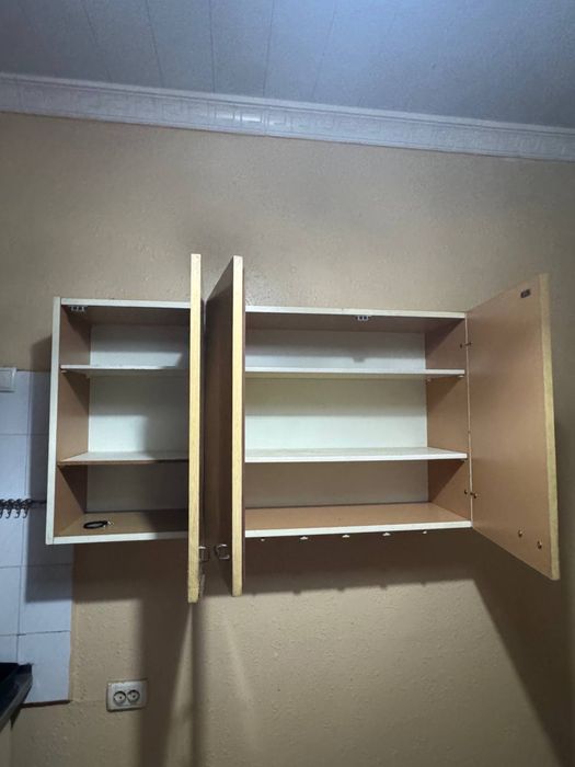 Кухонный гарнитур сотилади