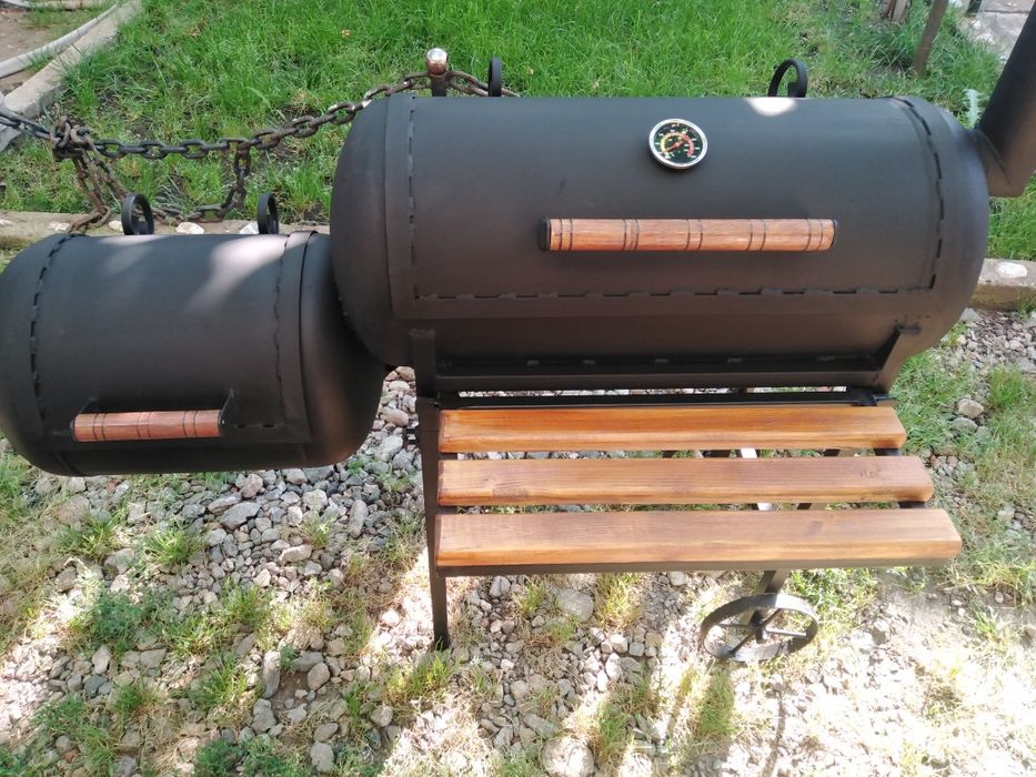 Опушвач на дърва и дървени въглища;BBQ с крачета от шевна машина.