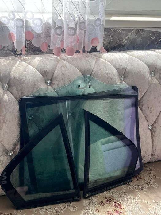 Стекла BMW E38 комплект