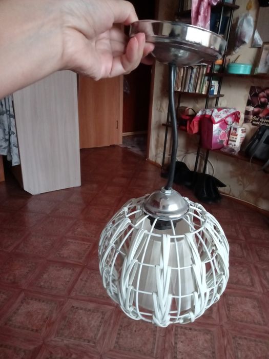 Продам люстру недорого