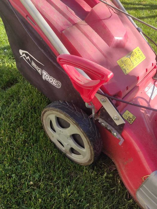 Моторна самоходна косачка 51см широчина на косене