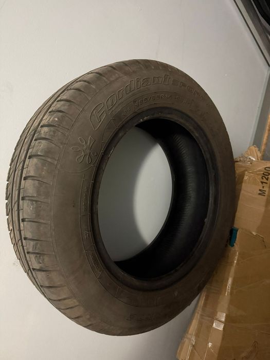 Две шины 185/65 r14