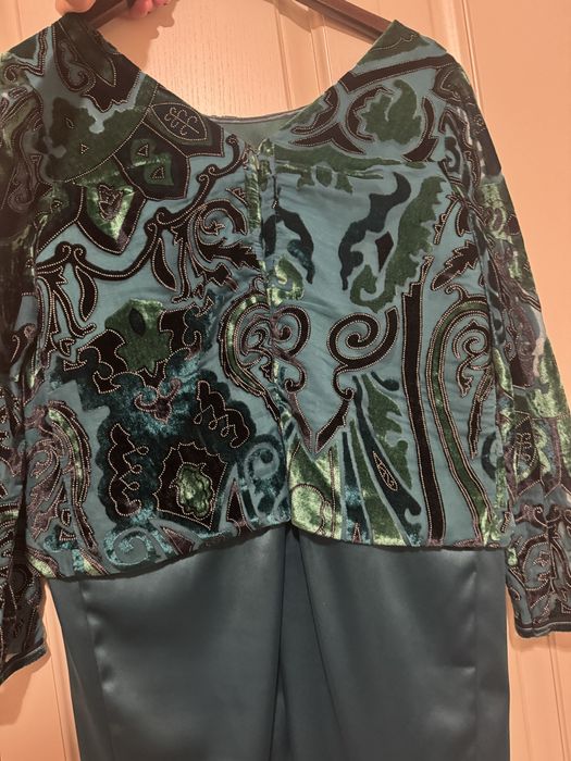 Официални рокли/тоалети с пайети камъни дантела