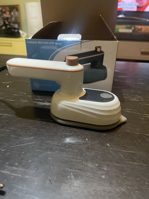 Fier de calcat pentru camping si calatorii, 38W, 220V, Alb