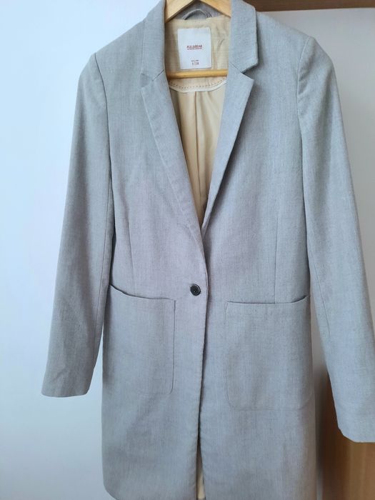 Pardesiu gri Pull&Bear S