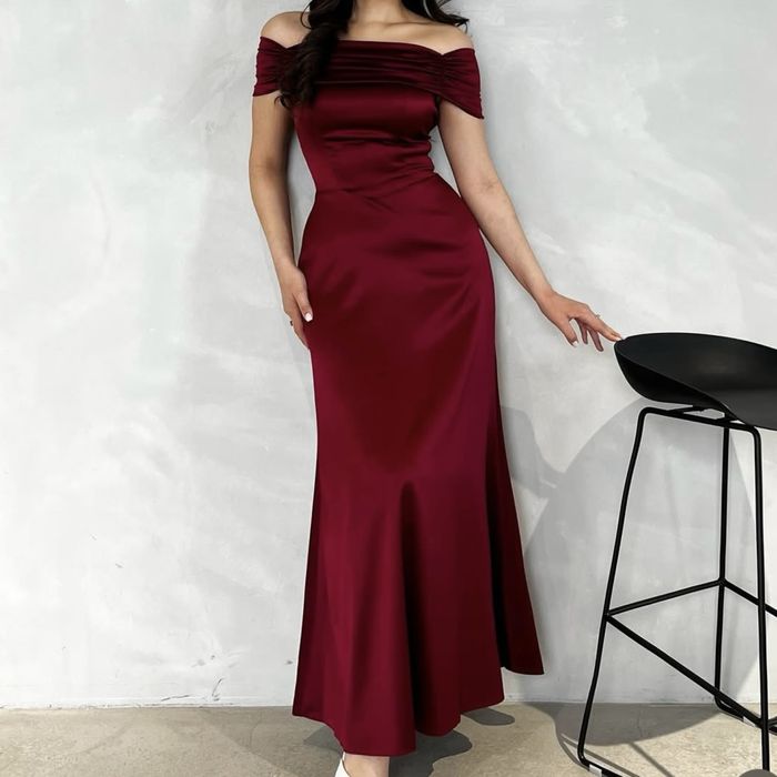 красное вечернее платье