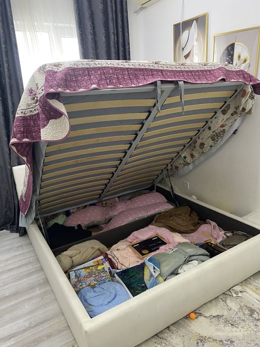 Двухспальная кровать