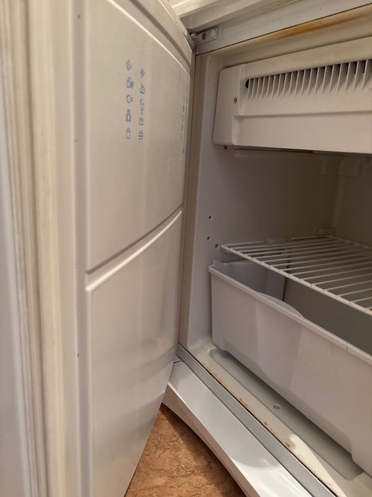 INDESIT холодильник