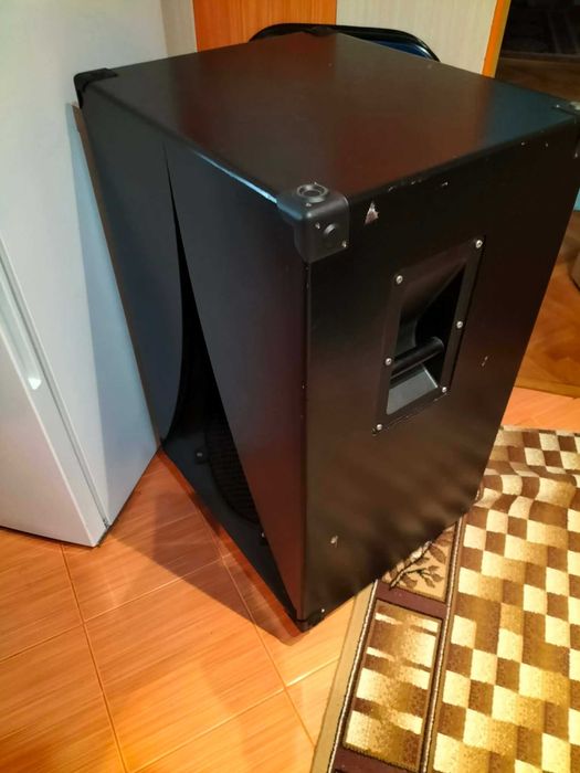 woofer-subwoofer