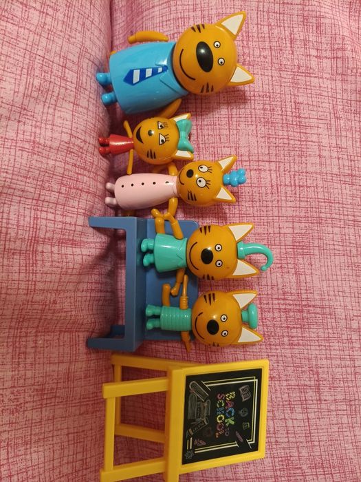 Продам Игрушки 3 кота