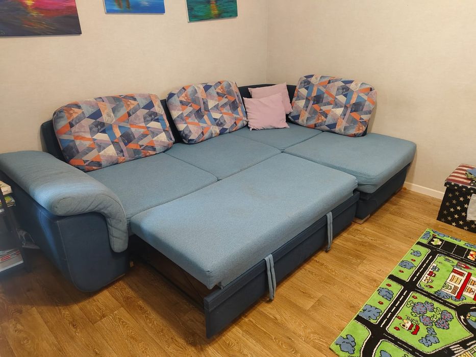 Срочно продам диван