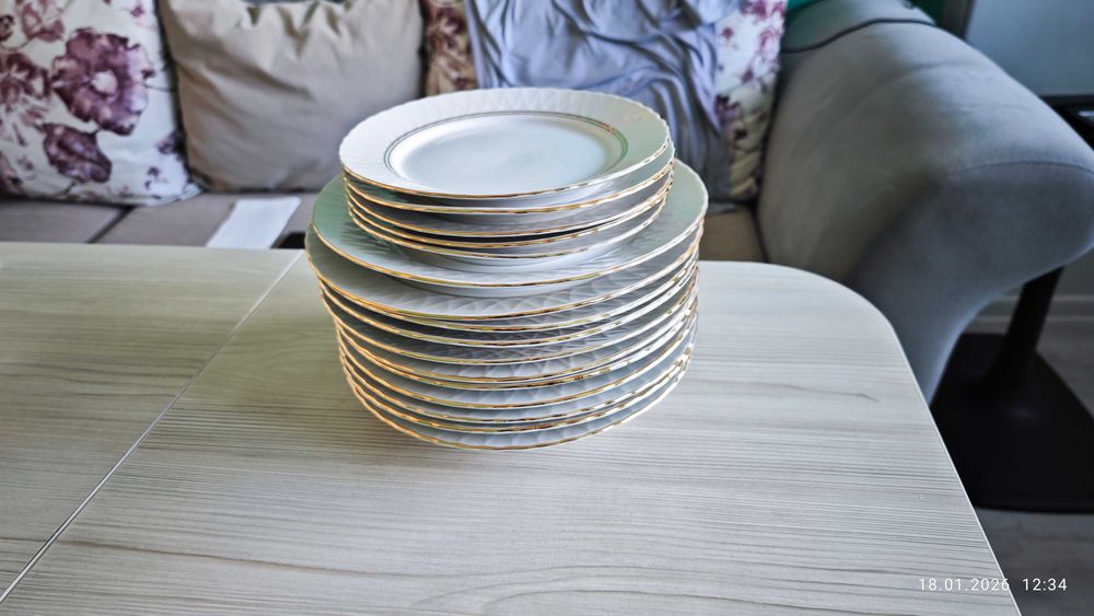 Чинии комплект от костен порцелан