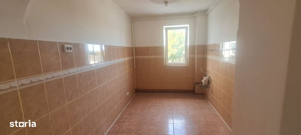SC VIMAK Imobiliare vinde apartament 3 camere