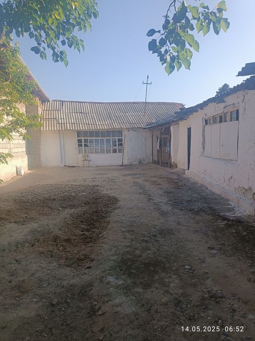 Ховли Уй сотилади. 10 сотих