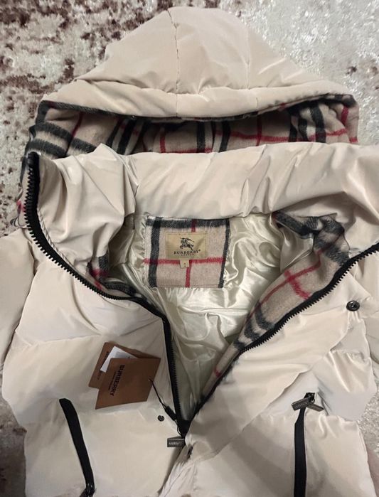 Vând geaca noua de bărbați Burberry