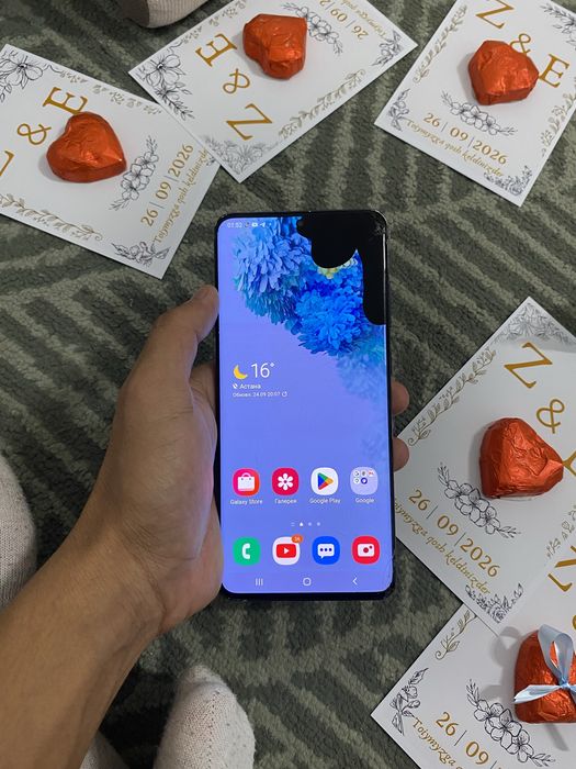 Самсунг S20 ultra