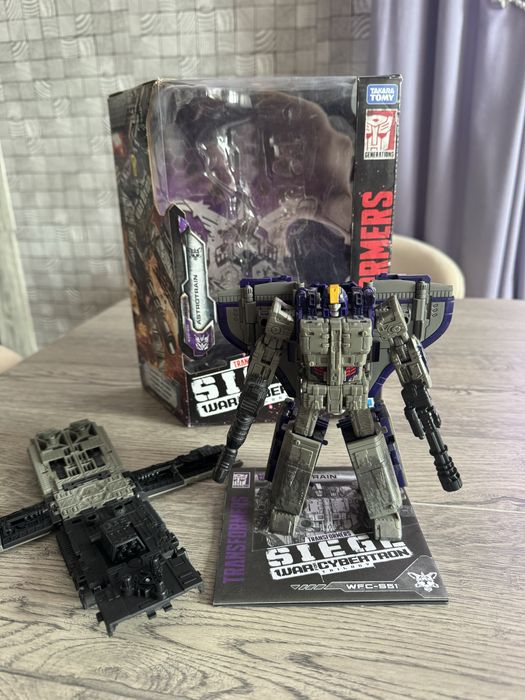 Transformers Leader Class