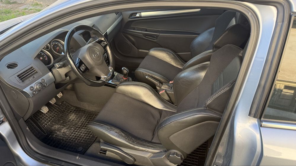 Opel Astra H -OPC