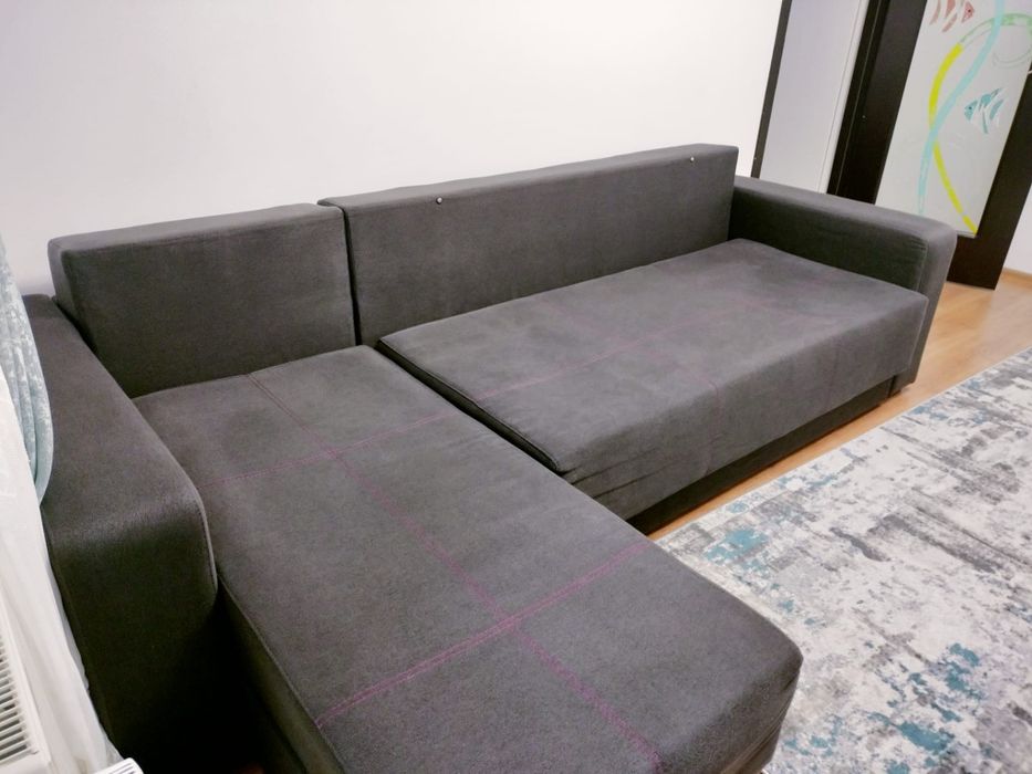 Vând canapea extensibilă cu 2 spații de depoItare