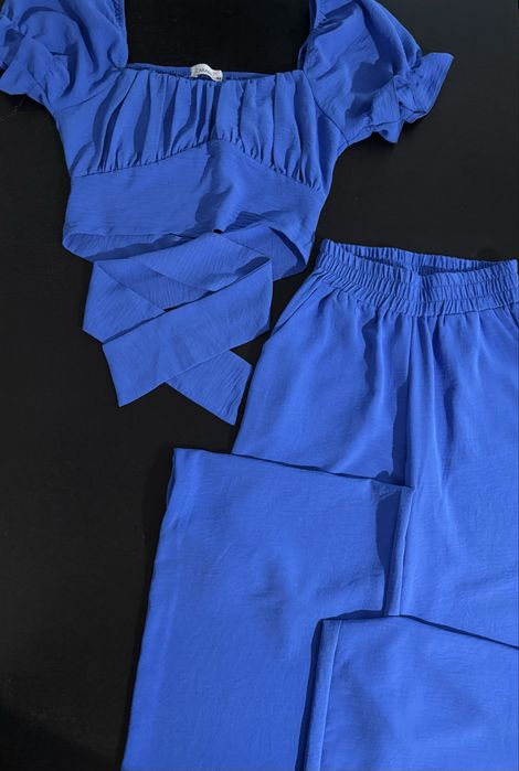 Отлаю одежду даром