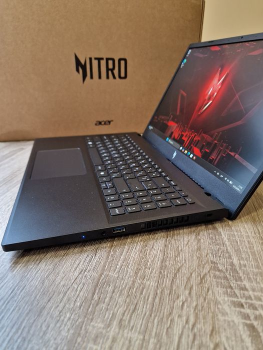 Acer Nitro V15/R7 7735HS/RTX 3050 6GB/16GB RAM/512GB SSD