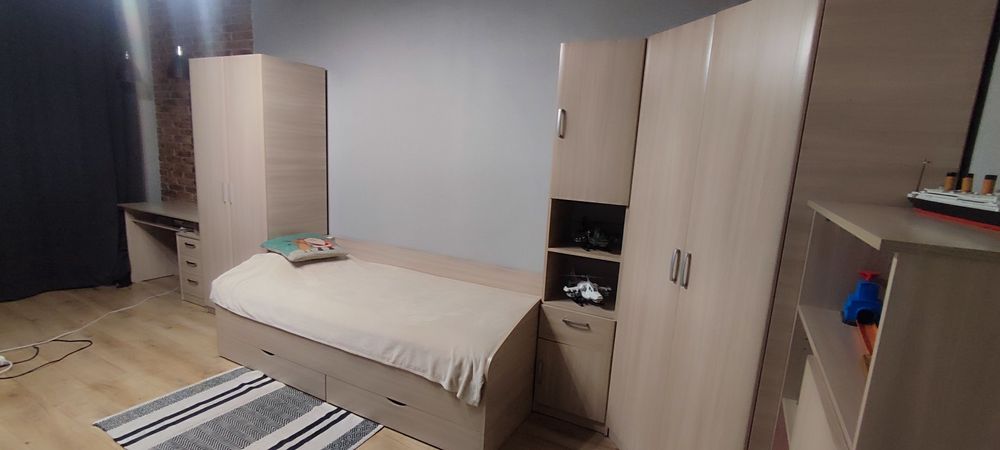 Продаю гарнитур в детскую, подростковую комнату