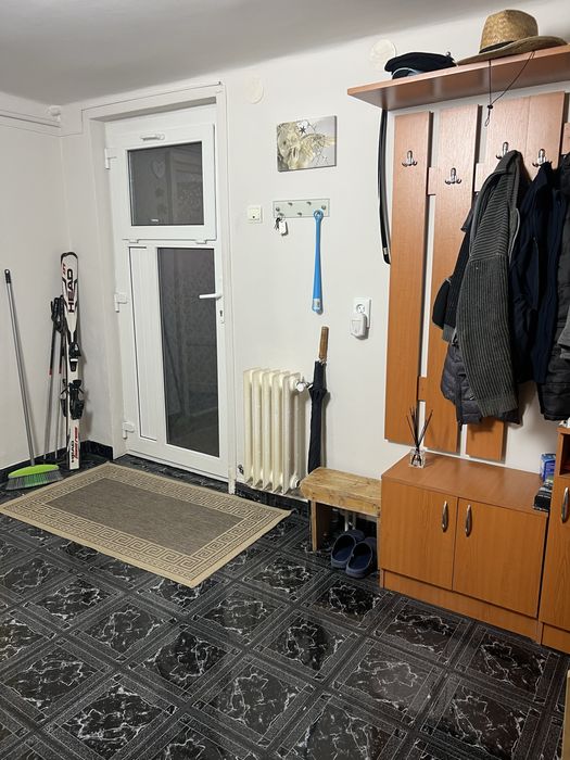 Inchiriez apartament cu 2 camere