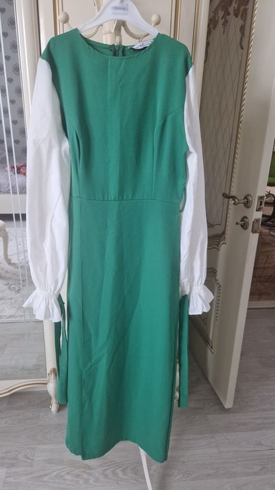 Продам платья блузки