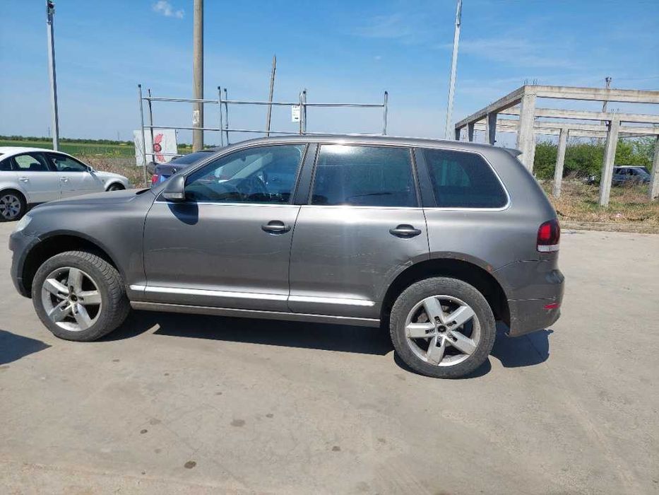 Dezmembram Volkswagen Touareg 7L 3.0 tdi 176 KW An 2010
Cod motor CASA