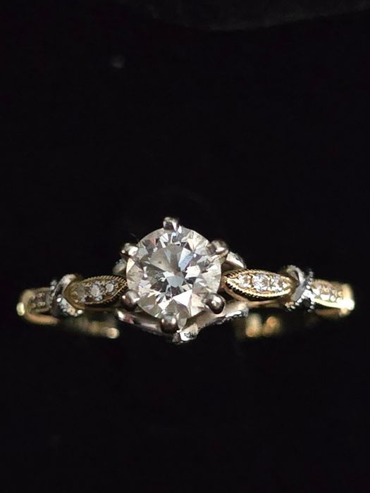 Естествен деамант