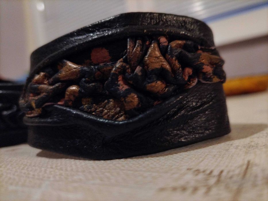 Дамски кожени гривни, ръчна изработка.