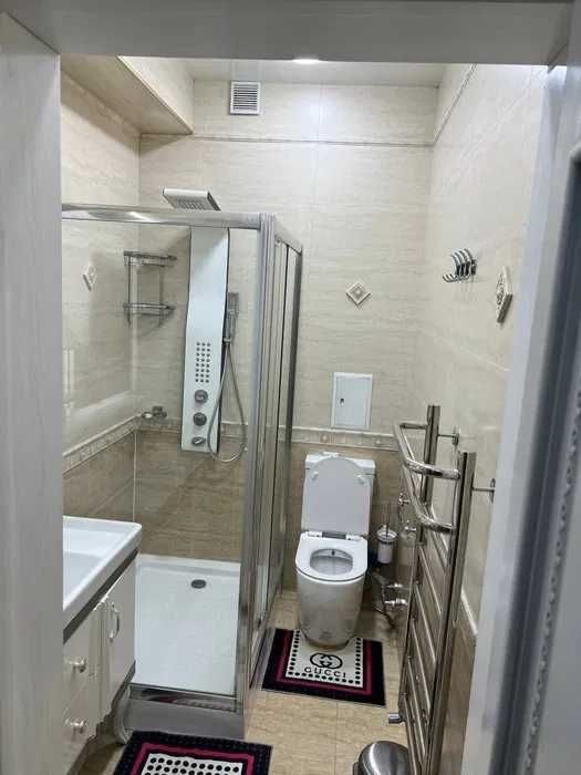 Mirobod Oybek metro yonida 2xonali kvartira ijaraga beriladi.