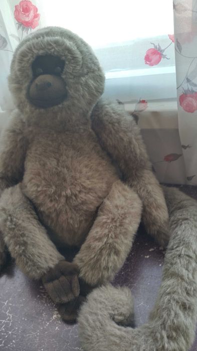 Плюшена играчка маймуна и количка Батмобил