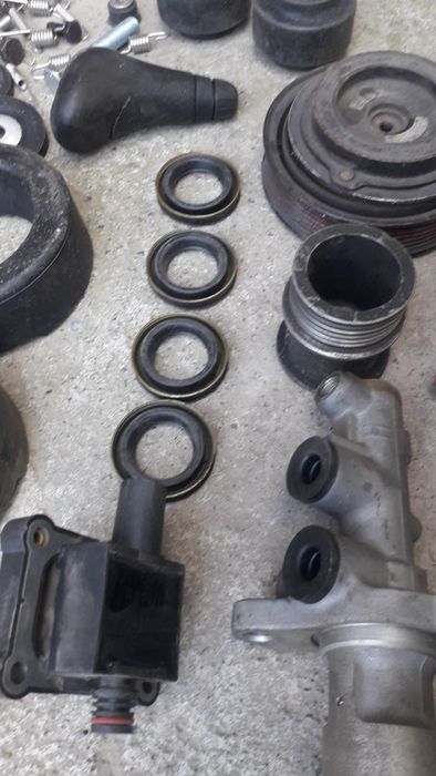 Продается запчасти на мерседес бенц