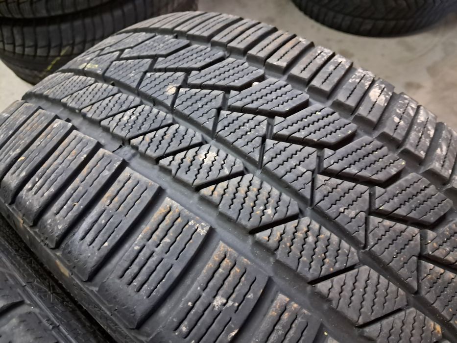 Anvelope second iarna 225 40 R19 Continental *SSR RFT 7.4mm 2021