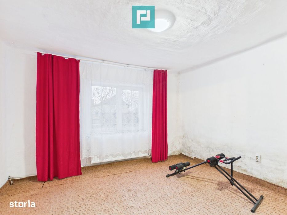 Casă din 2 corpuri cu 5 camere în  Lőkösháza