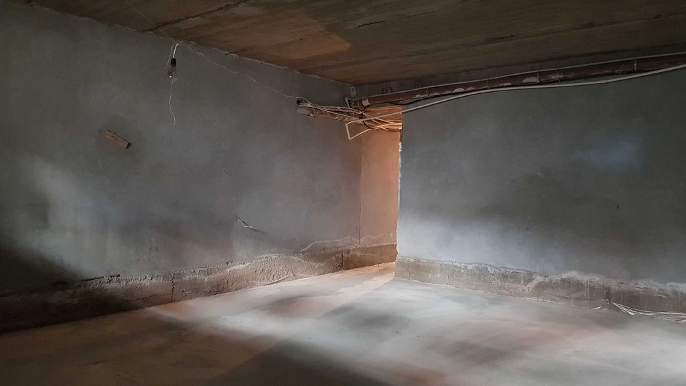 Сдаётся помещение на 1-этаже (107 квм) под магазин/офис и подвал!