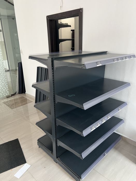 Метални рафтове-стелажи