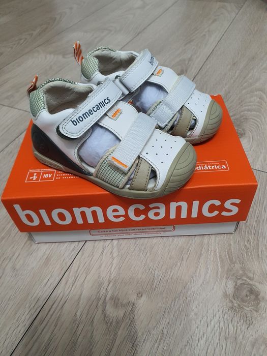 Sandale Biomecanics,marimea 22