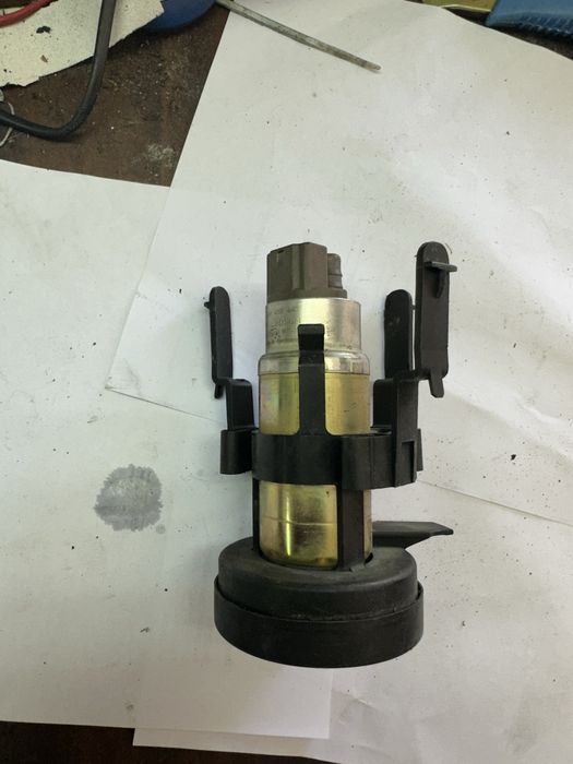 Бензинова помпа волво с60