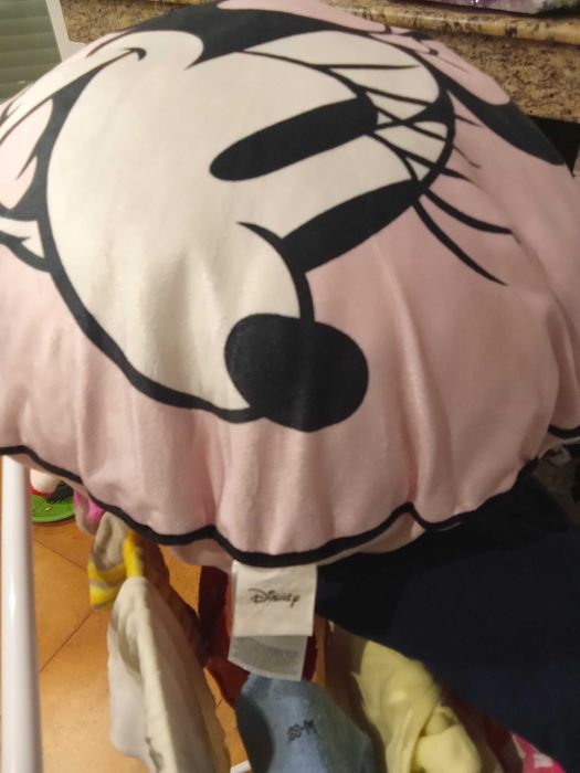 Одеало и  възглавница Дисни - 15 евро.