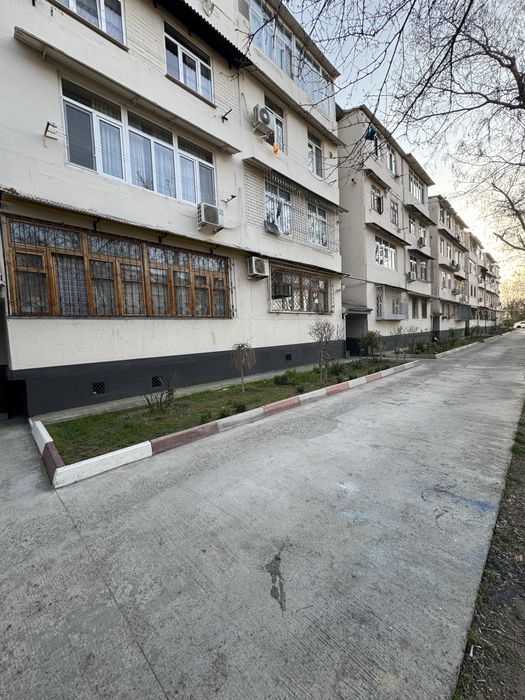 Квартира вторичка 3 комнатная массив куйлюк Мирабадский