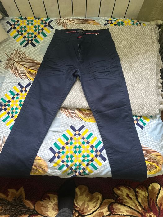 Продаеться мужеские брюки