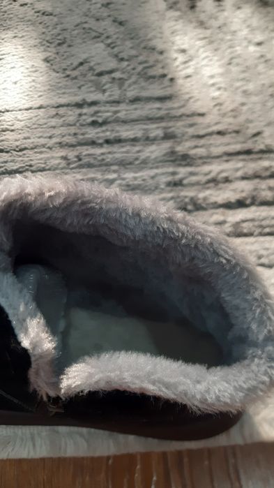 Продам мужские ботиночки  (уги).