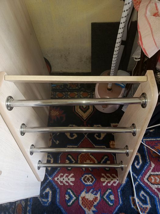 Кровать детская с лестницей